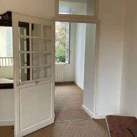 펜션 La Maison Du Rempart 사흘라 라 카네다